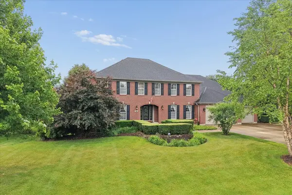 740 Fairway LN, Sycamore, IL 60178