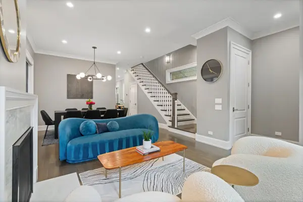 1306 W Byron ST, Chicago, IL 60613