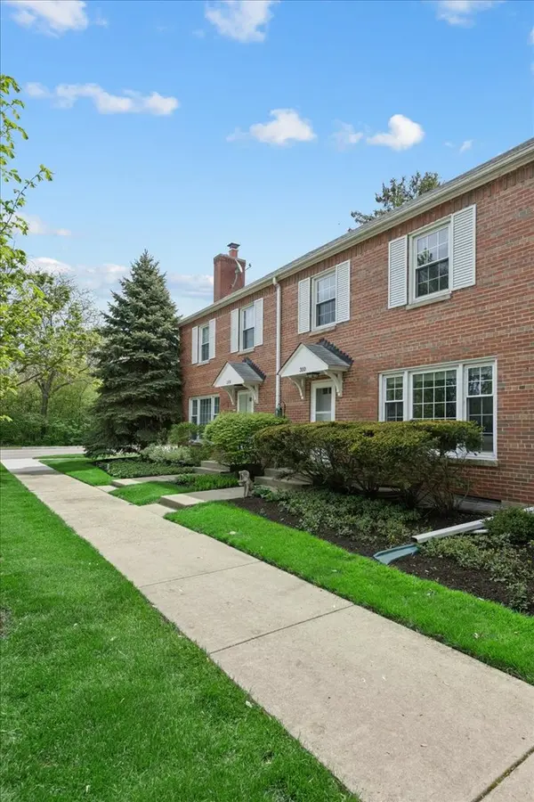 310 Jackson AVE, Glencoe, IL 60022