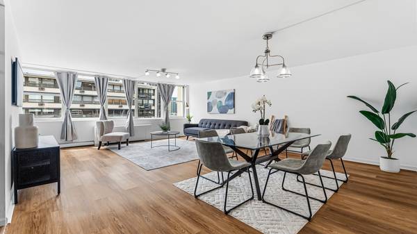 40 E Cedar ST #18A, Chicago, IL 60611