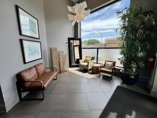 3300 W Irving Park RD #F3, Chicago, IL 60618