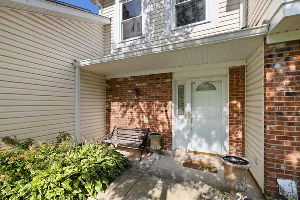 261 Sutton CT, Bloomingdale, IL 60108