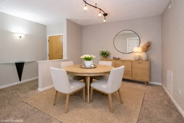 1479 N Milwaukee AVE #101, Libertyville, IL 60048