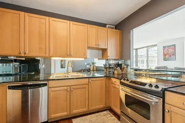 400 N La Salle DR #2208, Chicago, IL 60654