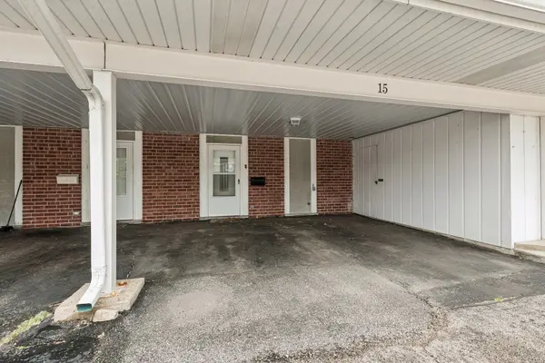 15 Cour Deauville, Palos Hills, IL 60465