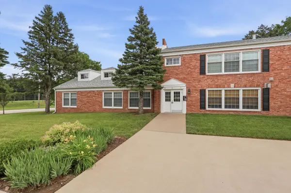 3215 E Locust ST #B2-76, Davenport, IA 52803