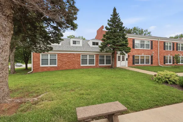 3215 E Locust ST #B2-76, Davenport, IA 52803