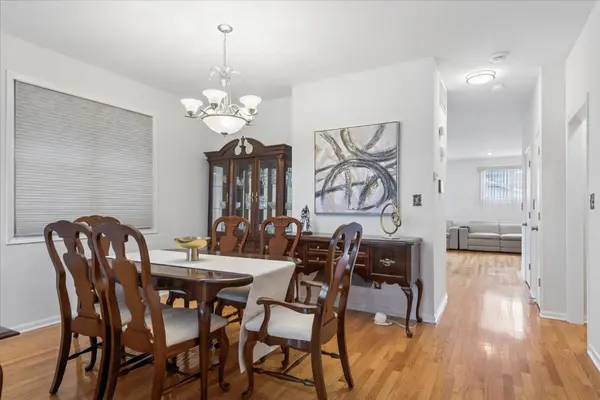 4538 S Saint Lawrence AVE, Chicago, IL 60653