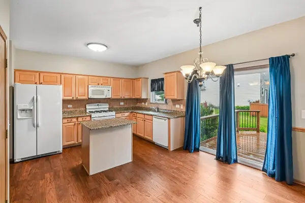 971 Lakestone LN, Aurora, IL 60504