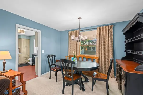 705 N DRURY LN, Arlington Heights, IL 60004