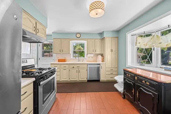 705 N DRURY LN, Arlington Heights, IL 60004