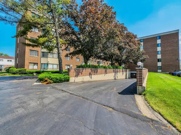 5500 Lincoln AVE #414E, Morton Grove, IL 60053