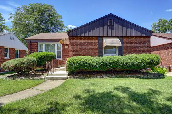 1552 Manchester AVE, Westchester, IL 60154