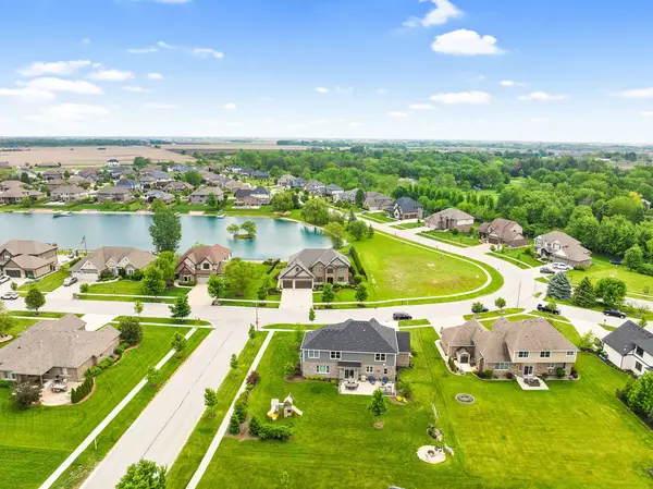 24234 S Sunset Lakes DR, Manhattan, IL 60442