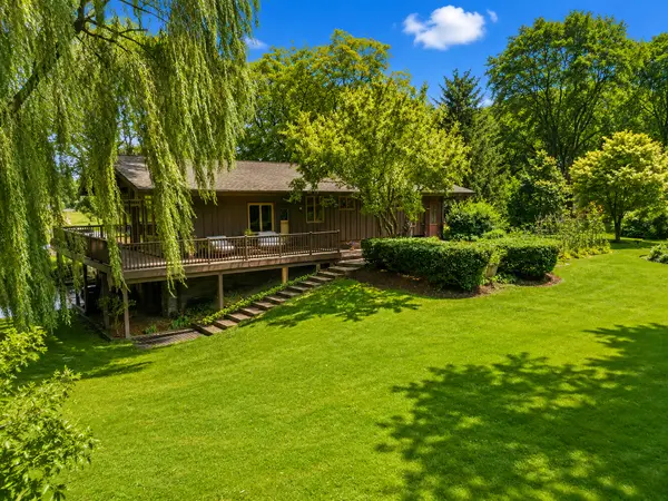 2272 N Circle DR, Palatine, IL 60067