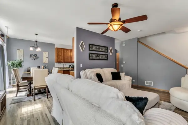2636 Evergreen CIR, Mchenry, IL 60050