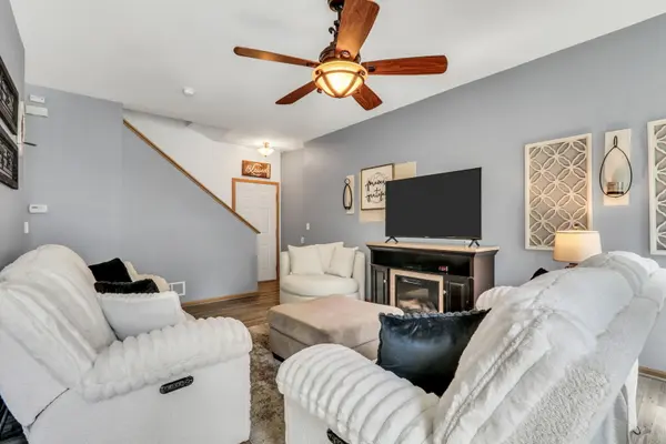 2636 Evergreen CIR, Mchenry, IL 60050