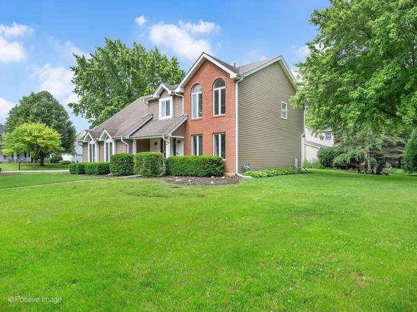 405 Blackhawk DR, Batavia, IL 60510
