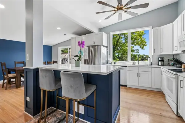 585 Killarney Pass CIR, Mundelein, IL 60060