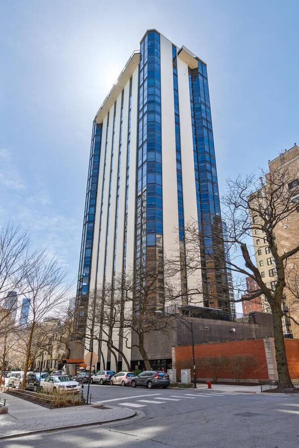 1310 N Ritchie CT #27C, Chicago, IL 60610