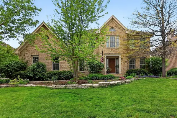 26W248 Tuckaway CT, Winfield, IL 60190