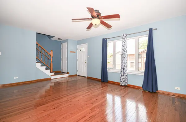 18W177 Lowell LN, Villa Park, IL 60181