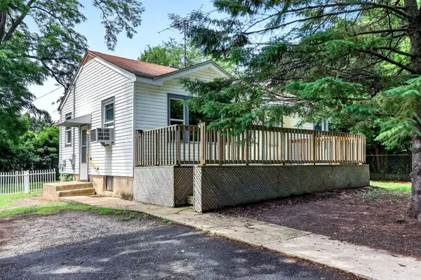 7N092 Smith ST, South Elgin, IL 60177