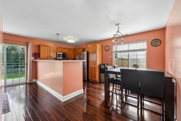 949 E Savannah DR, Romeoville, IL 60446