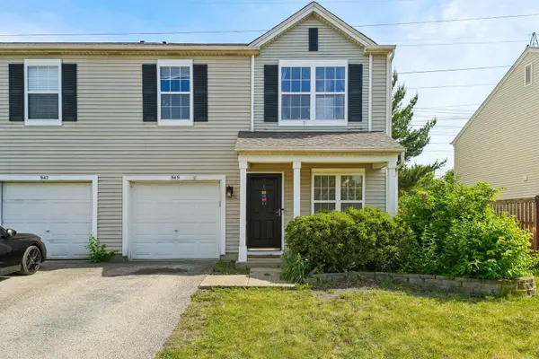 949 E Savannah DR, Romeoville, IL 60446