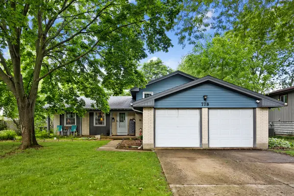 778 Darlington LN, Crystal Lake, IL 60014