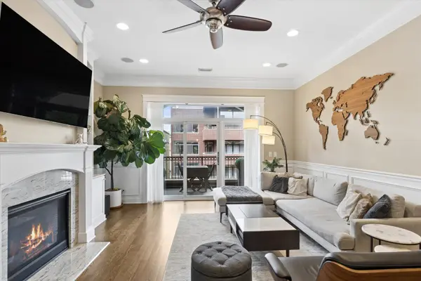 2853 N Halsted ST #301, Chicago, IL 60657