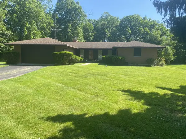 36W527 Oak Hill DR, West Dundee, IL 60118