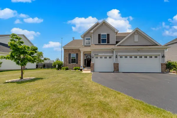 9243 Enstrom LN, Huntley, IL 60142