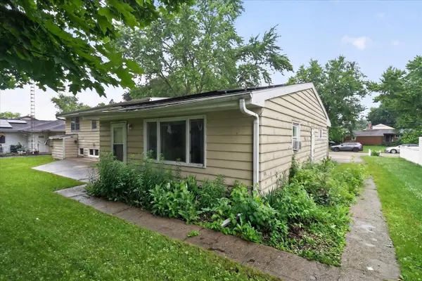 628 HIGH TER, Dekalb, IL 60115