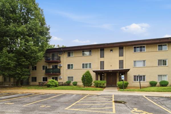 505 CLEVELAND AVE #106, Arlington Heights, IL 60005