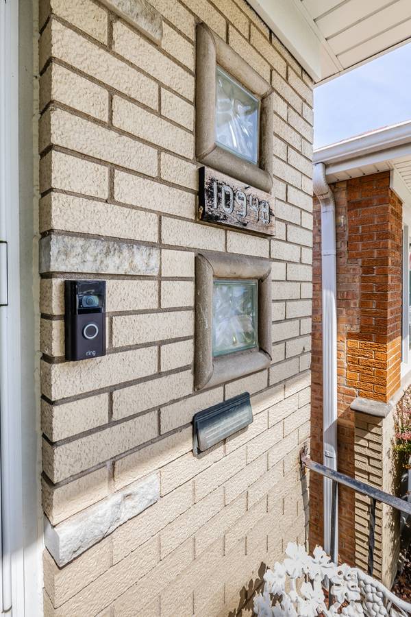 10948 S Albany AVE, Chicago, IL 60655