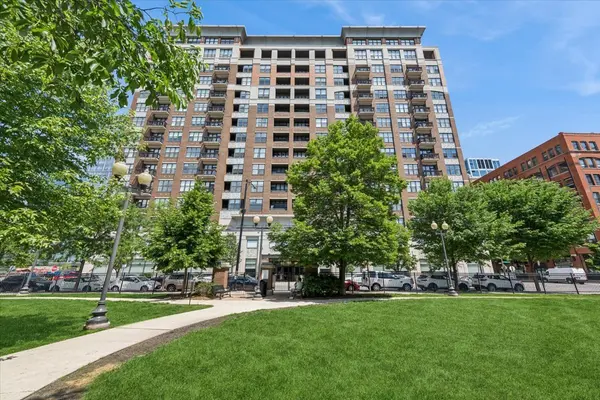 849 N Franklin ST #1121, Chicago, IL 60610