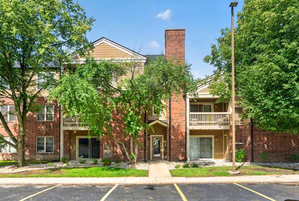 104 Glengarry DR #106,  Bloomingdale,  IL 60108
