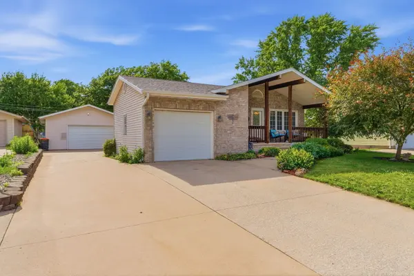 2124 N Gayman AVE, Davenport, IA 52804