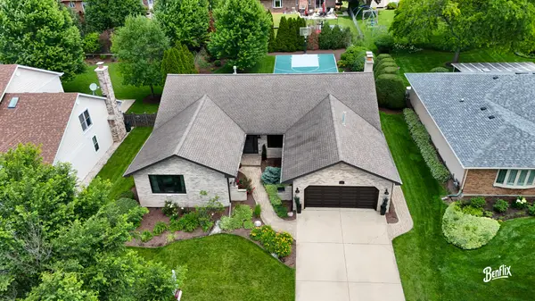 2051 N Ridge AVE,  Arlington Heights,  IL 60004