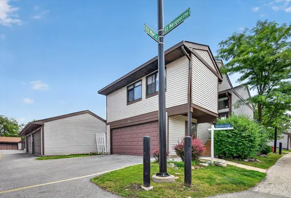 1379 Court Marguerite CT, Hanover Park, IL 60133