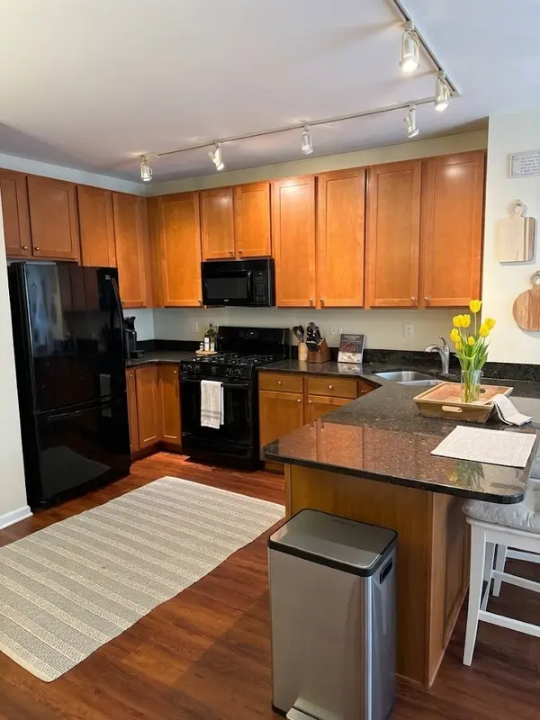 1212 N WELLS ST #701, Chicago, IL 60610