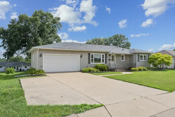 1839 W 38th PL, Davenport, IA 52806