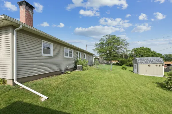1839 W 38th PL, Davenport, IA 52806