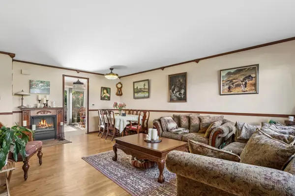 1803 Henley ST #A, Glenview, IL 60025