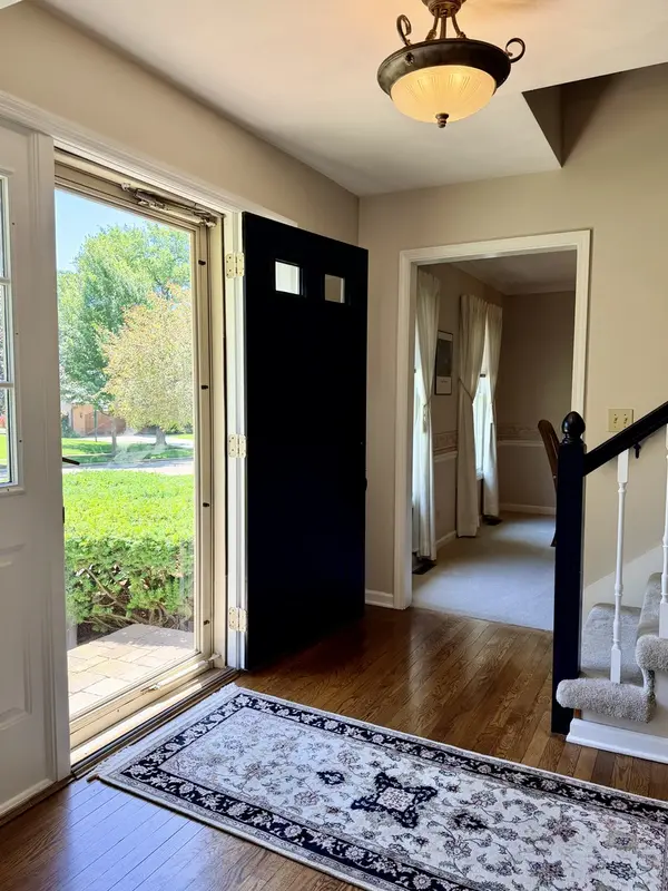 1137 LOYOLA DR, Libertyville, IL 60048