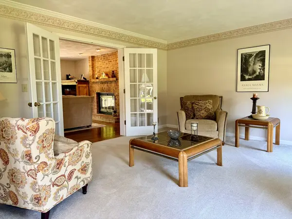 1137 LOYOLA DR, Libertyville, IL 60048