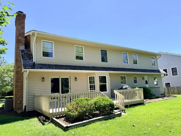 1137 LOYOLA DR, Libertyville, IL 60048