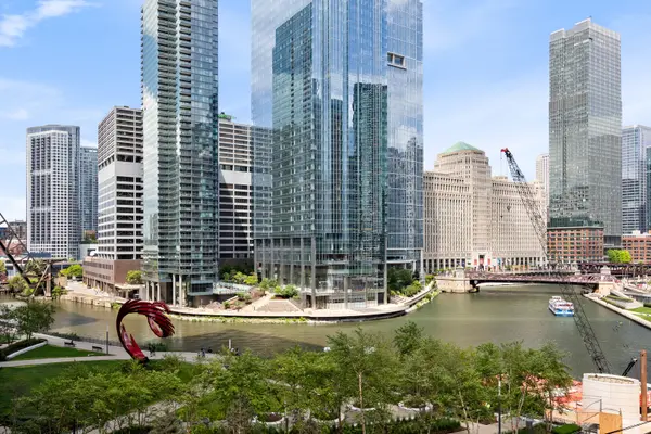 165 N CANAL ST #712, Chicago, IL 60606