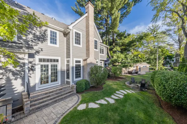 717 S Sleight ST, Naperville, IL 60540